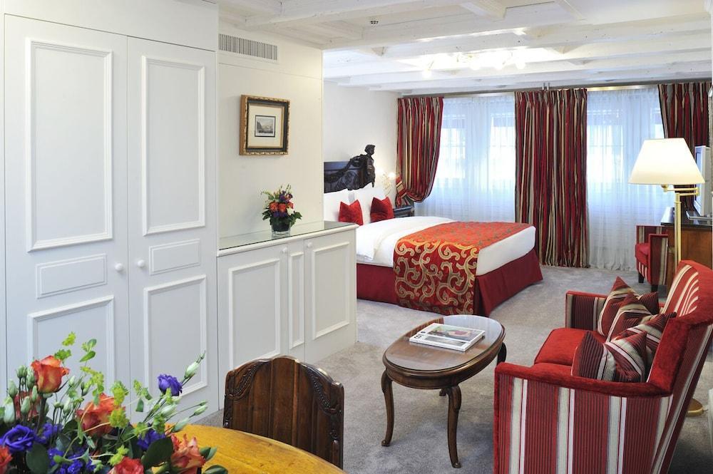 Hotel De La Cigogne 5*