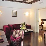 De La Cigogne Hotel