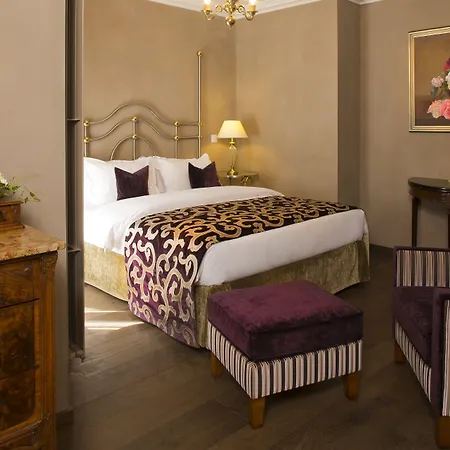 Hotel De La Cigogne