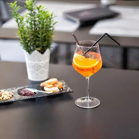 Hotel De La Cigogne 5*