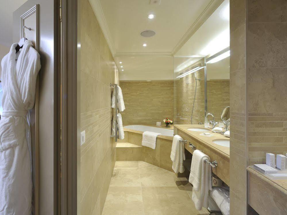 De La Cigogne Hotel 5*