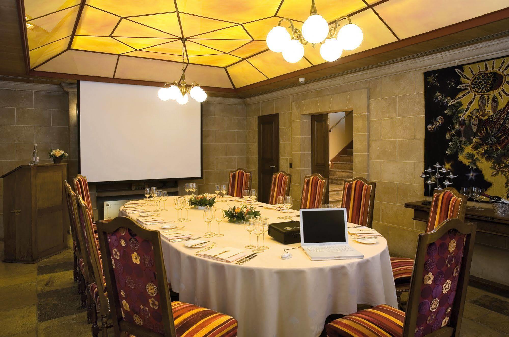 Hotel De La Cigogne 5*